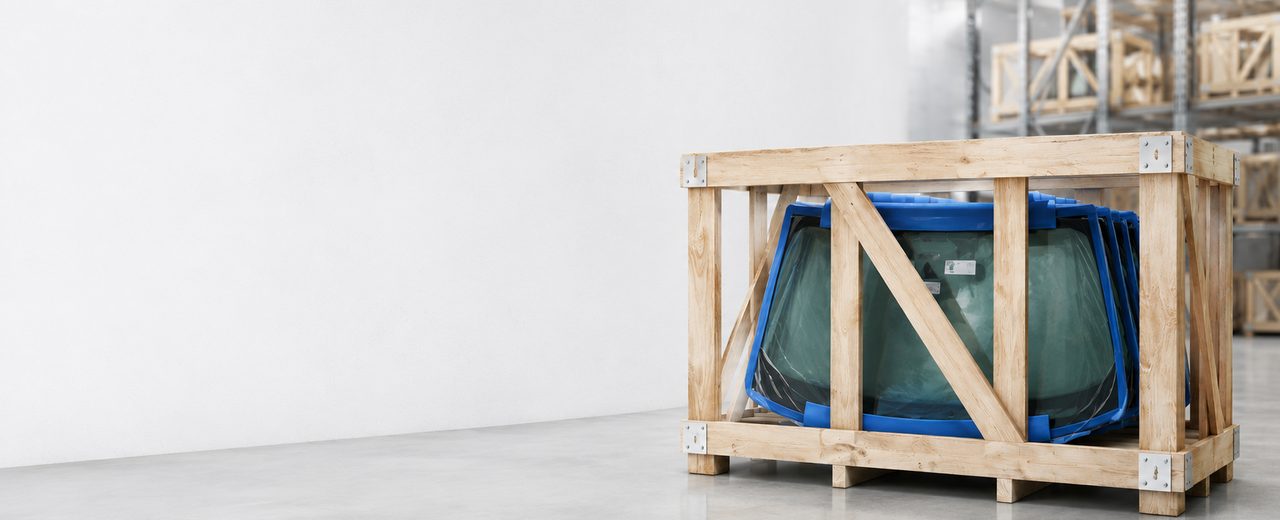 Wooden crates for glass